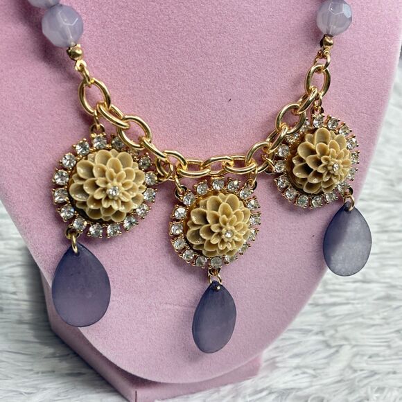 Plunder Gold Tone Purple Beaded Tan Floral Crystal Statement Necklace Women’s - Picture 6 of 10